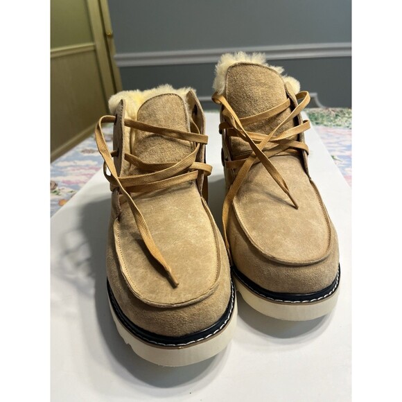 UGG Sheepskin Lined Chukka Style Vibram Boots Men display picture 3